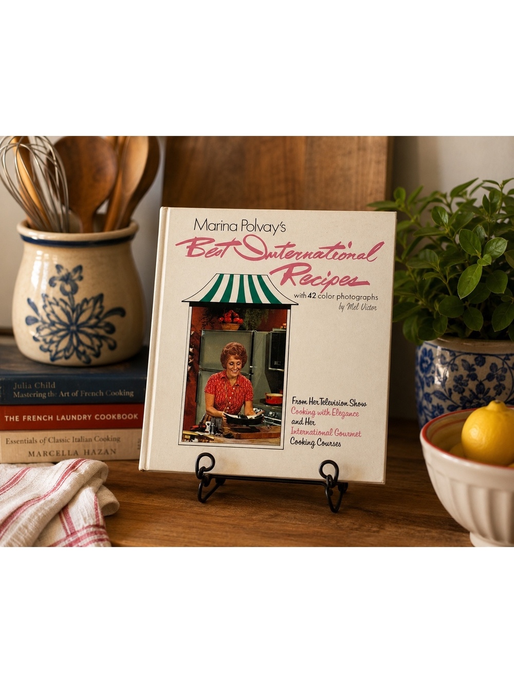 Marina Polvay Best International Recipes Vintage Hardcover Cookbook 1979